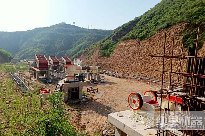 設備地基兩手抓，不誤生產緊掙錢