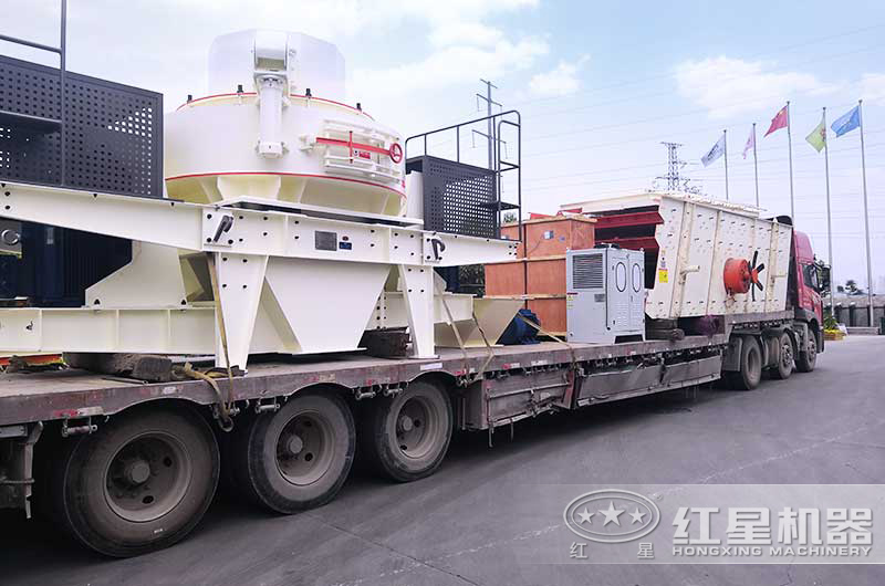 紅星整套青石破碎生產線設備裝車發(fā)貨現(xiàn)場