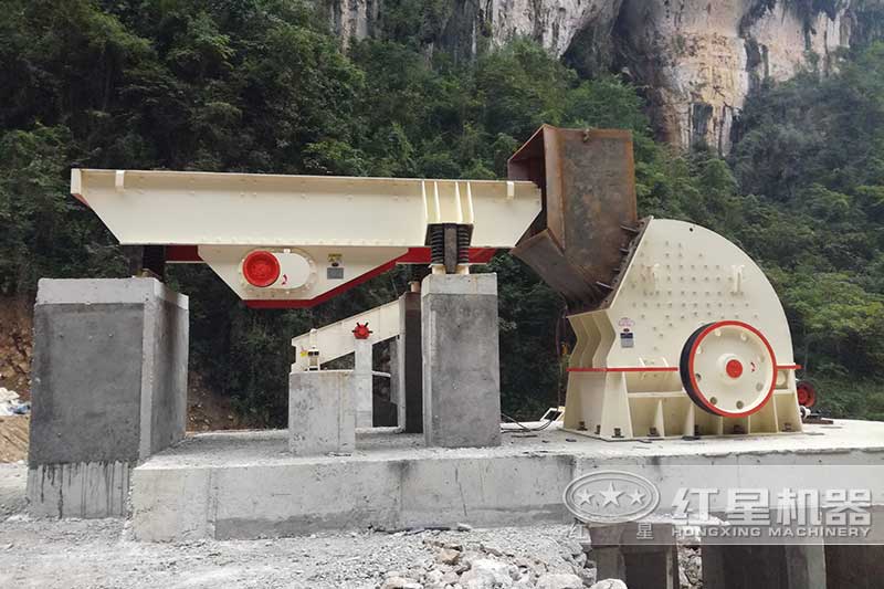 重錘式破碎機現場 重錘式破碎機現場