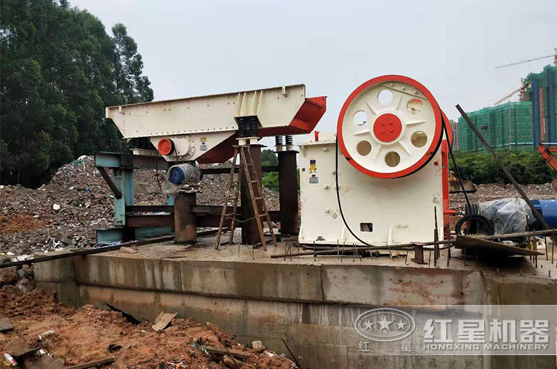 安徽客戶時(shí)產(chǎn)160噸電石破碎生產(chǎn)線現(xiàn)場(chǎng) 安徽客戶時(shí)產(chǎn)160噸電石破碎生產(chǎn)線現(xiàn)場(chǎng)